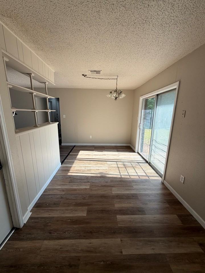 2408 Nw Norman Cir #NA - Photo 6 of 23