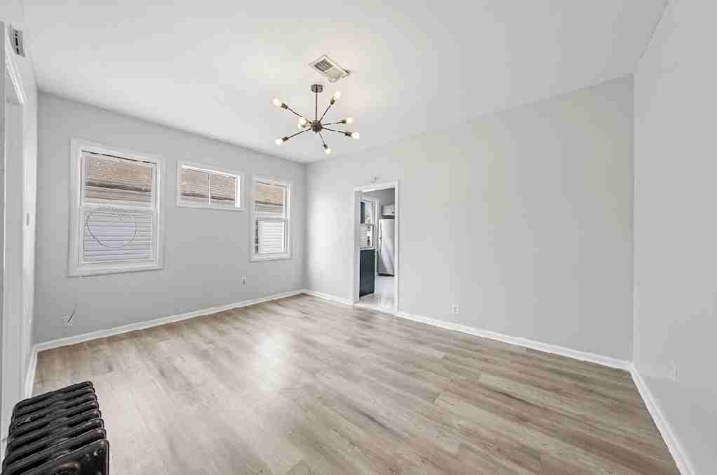 210 W Price St #2L - Photo 3 of 12