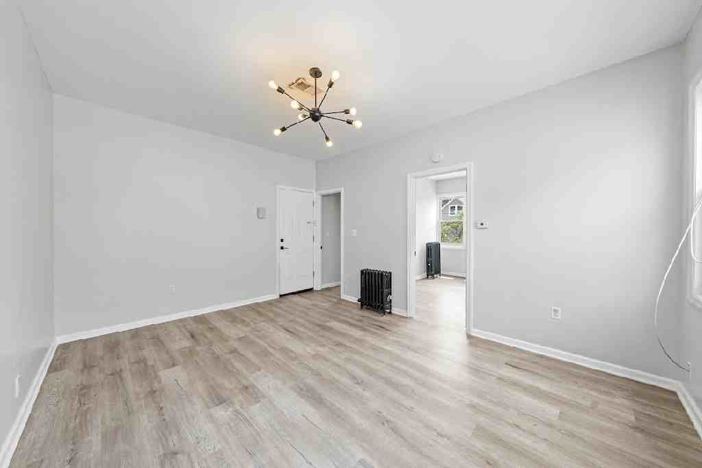 210 W Price St #2L - Photo 4 of 12