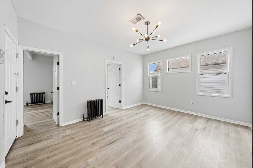 210 W Price St #2L - Photo 5 of 12