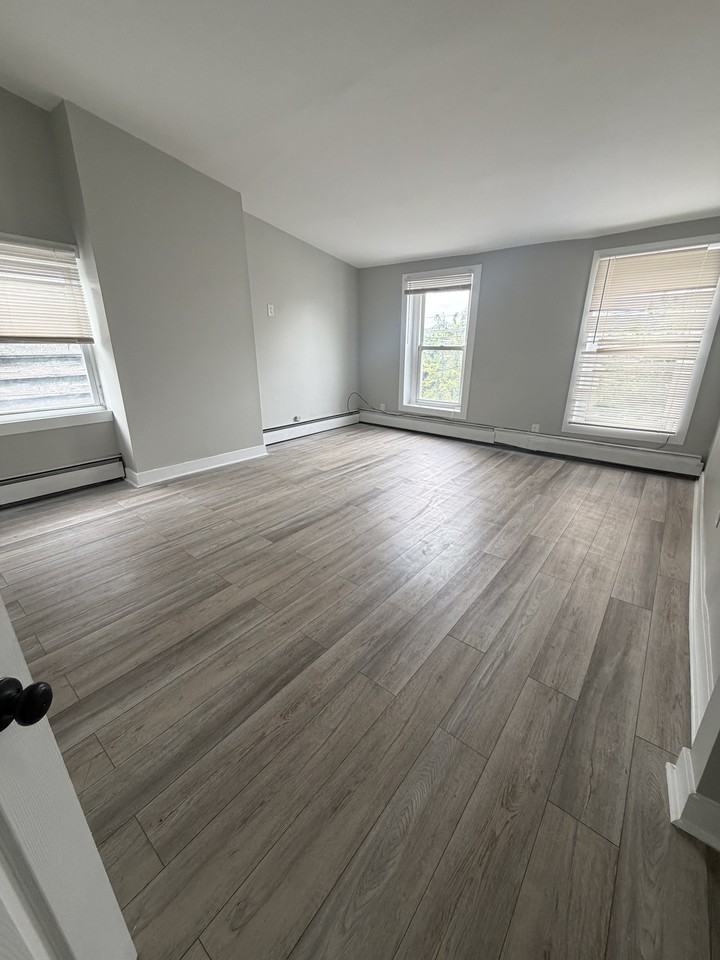 155 W Main St #3 - Photo 5 of 8