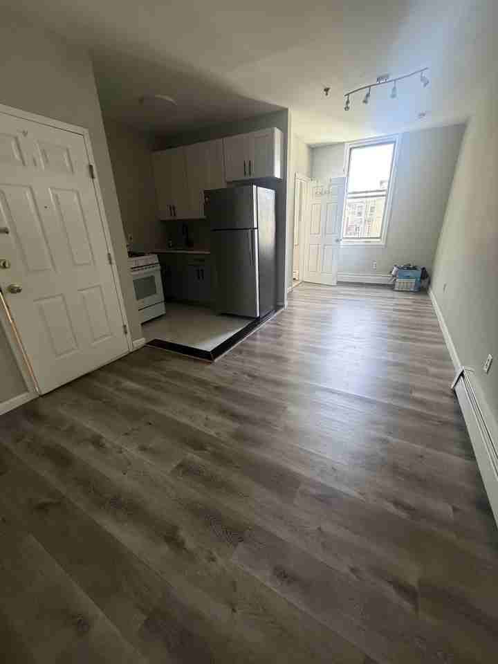 93 Franklin St #3R - Photo 2 of 8