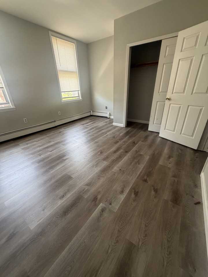 93 Franklin St #3R - Photo 4 of 8