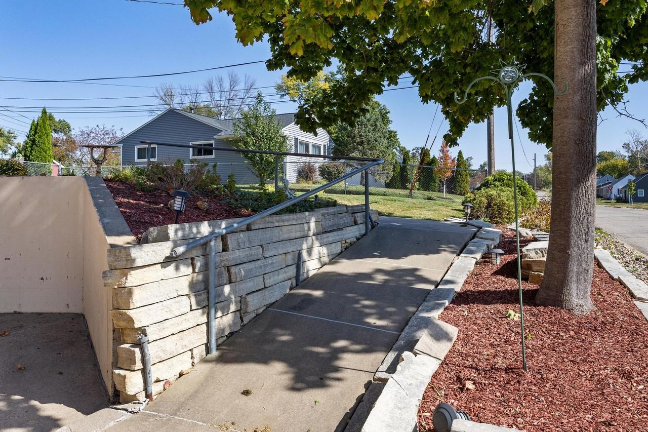 1405 Northview Dr #NA - Photo 3 of 41