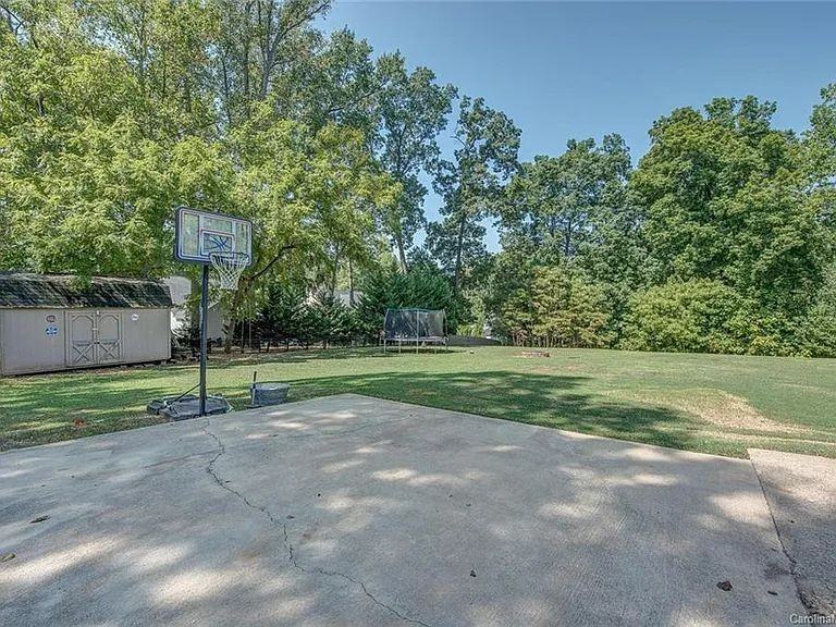 115 Crestview Dr #NA - Photo 4 of 18