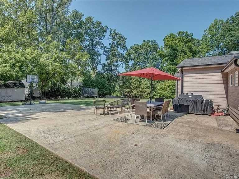 115 Crestview Dr #NA - Photo 3 of 18