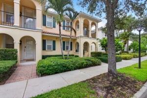 213 Barcelona Drive - Photo 3 of 8
