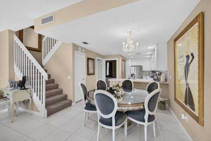 213 Barcelona Drive - Photo 7 of 8