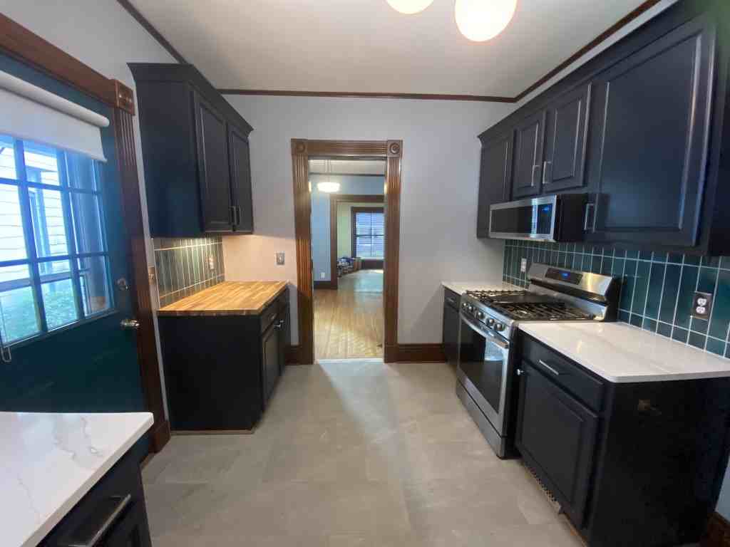 65 Amherst St - Photo 4 of 30