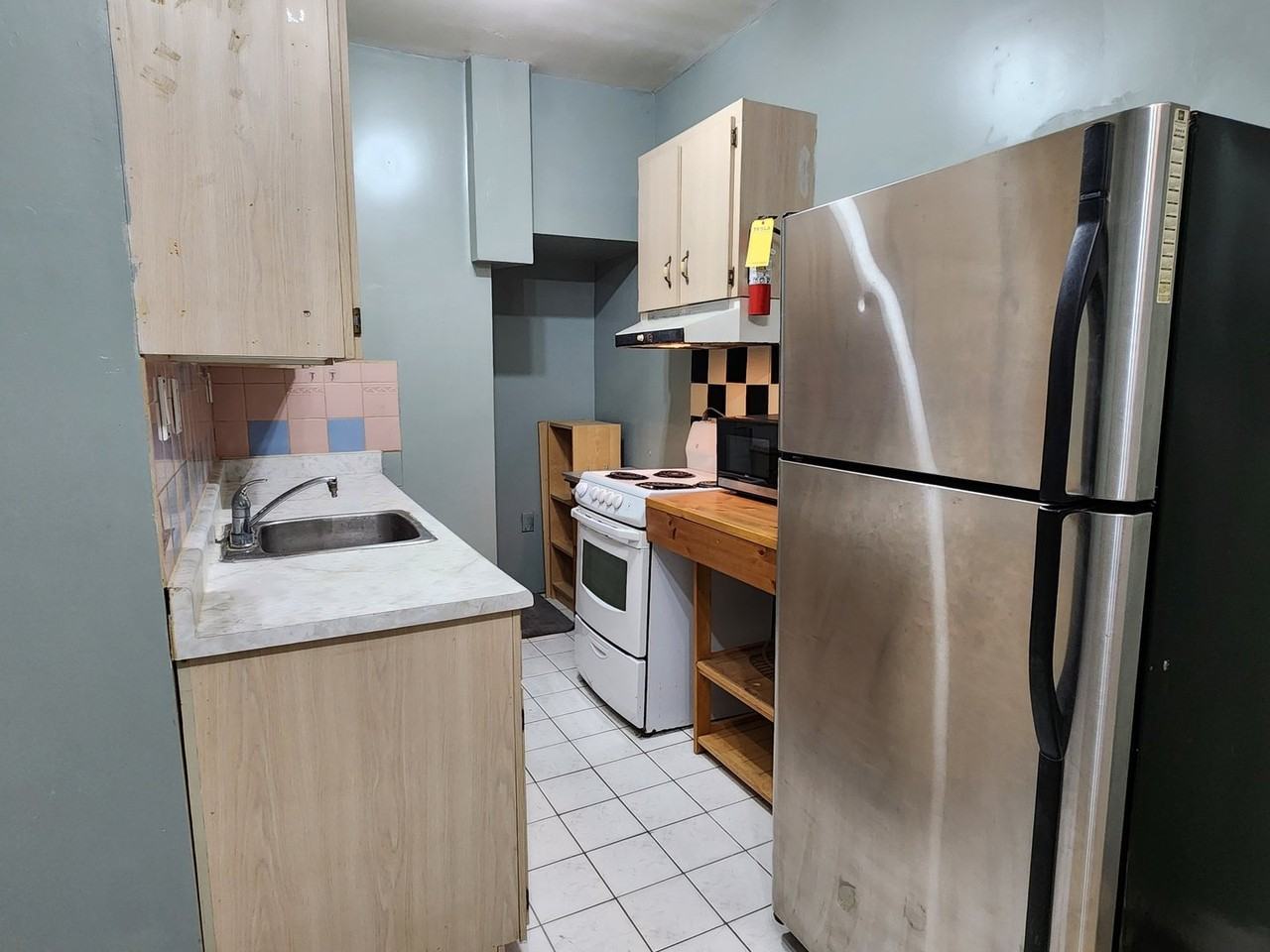 22 Woodlawn Ave W