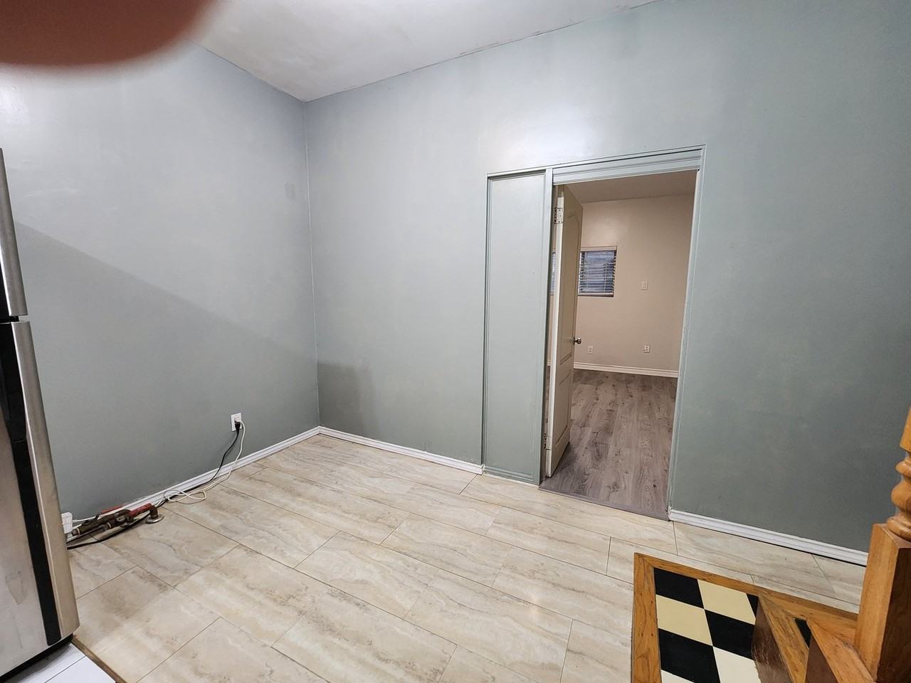 22 Woodlawn Ave W - Photo 3 of 8