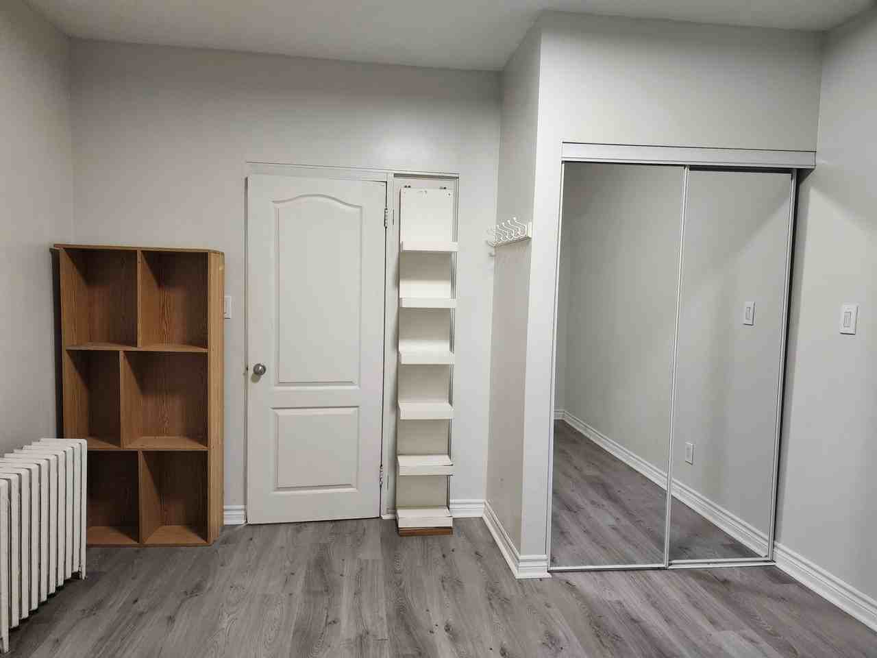 22 Woodlawn Ave W - Photo 5 of 8