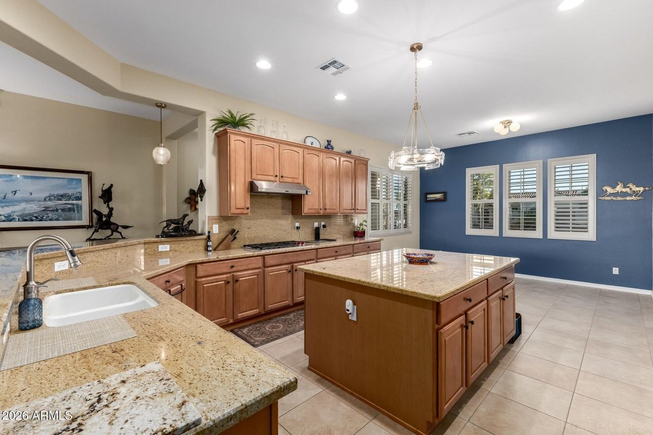 12722 W Figueroa Ct - Photo 7 of 23