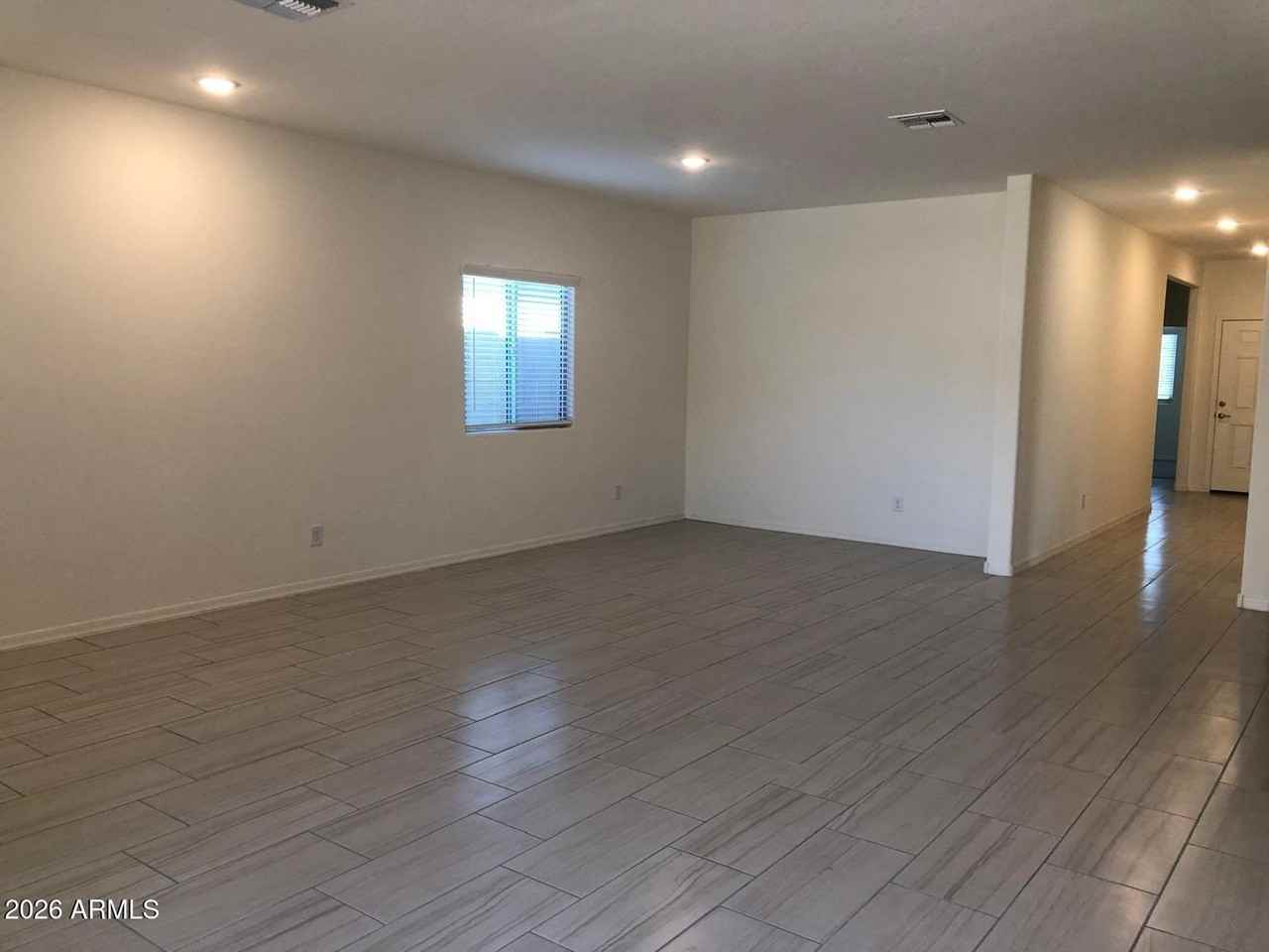 162 W Seven Seas Dr - Photo 4 of 15