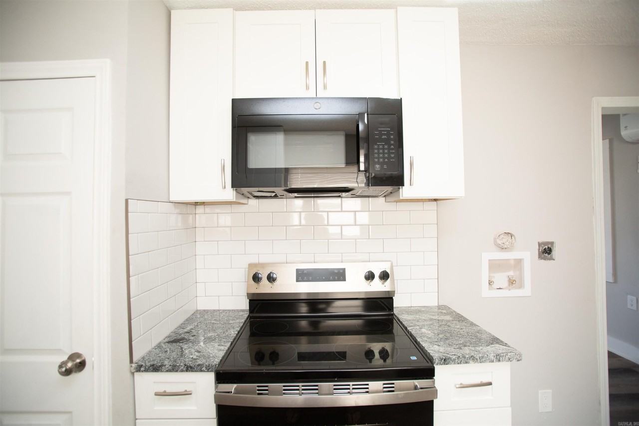 914 E 17th St - Photo 5 of 14