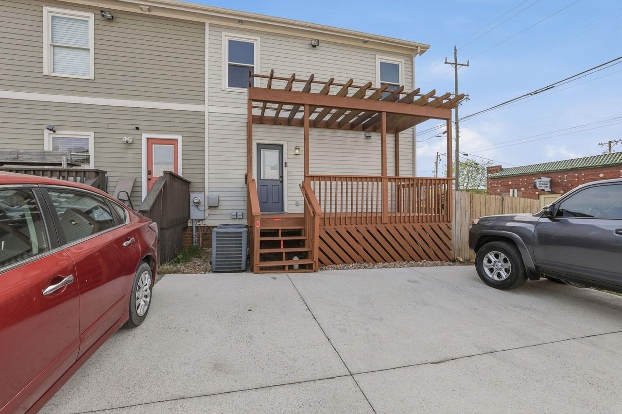 1089 Park Ave - Photo 4 of 25