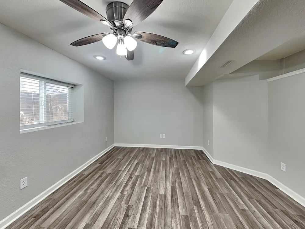 6142 Oakwood Boulevard - Photo 2 of 8