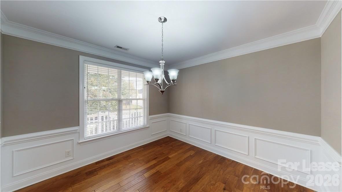 8517 Delamere Ln - Photo 4 of 42