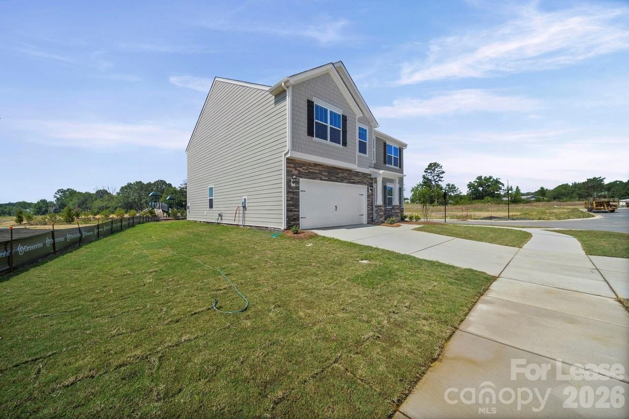 500 Blackpool Ct - Photo 3 of 38