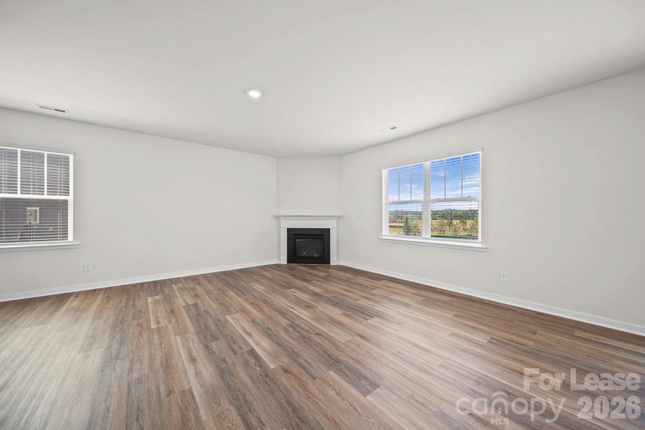 500 Blackpool Ct - Photo 4 of 38