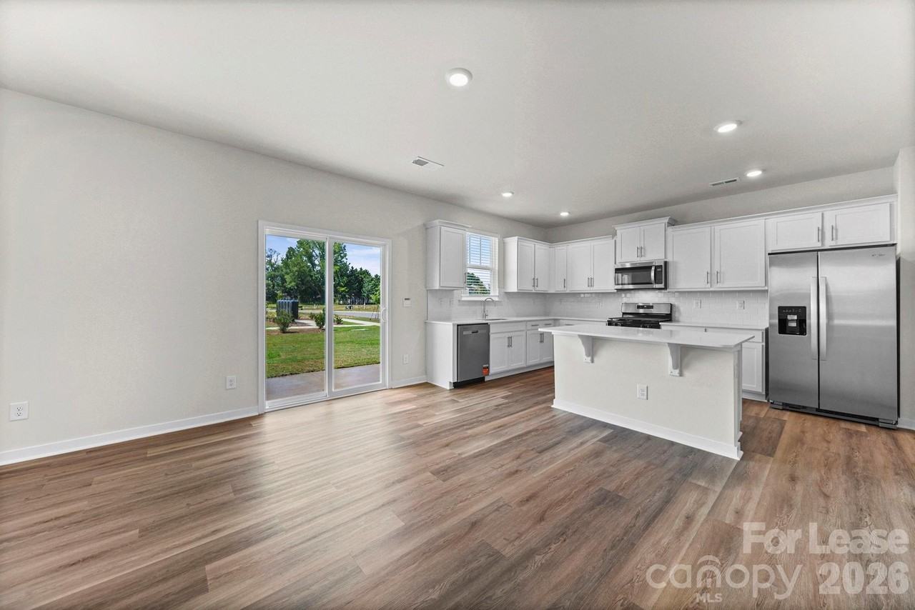 500 Blackpool Ct - Photo 7 of 38
