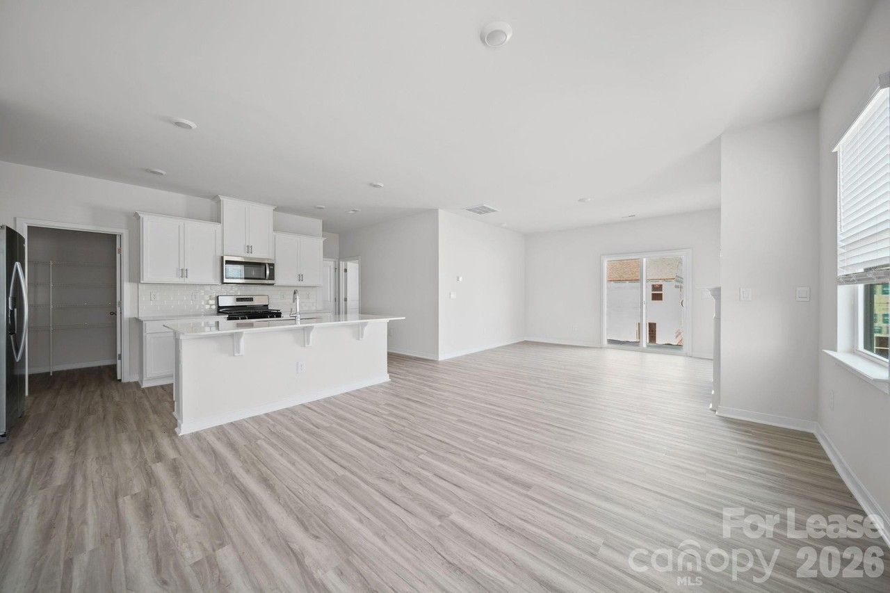 10105 Dancing Crane Way - Photo 5 of 42