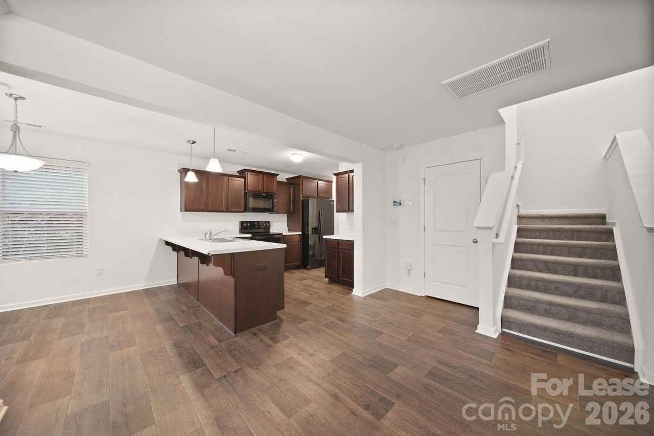 1025 Newfound Hollow Dr - Photo 5 of 28