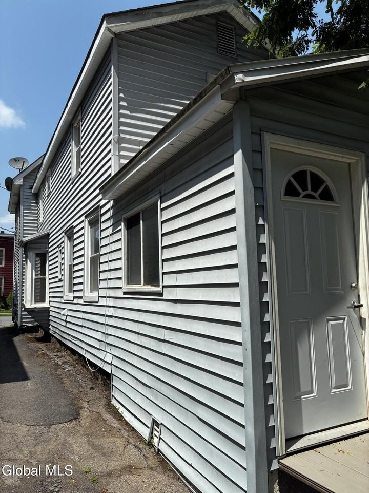 44 S Perry St - Photo 3 of 20