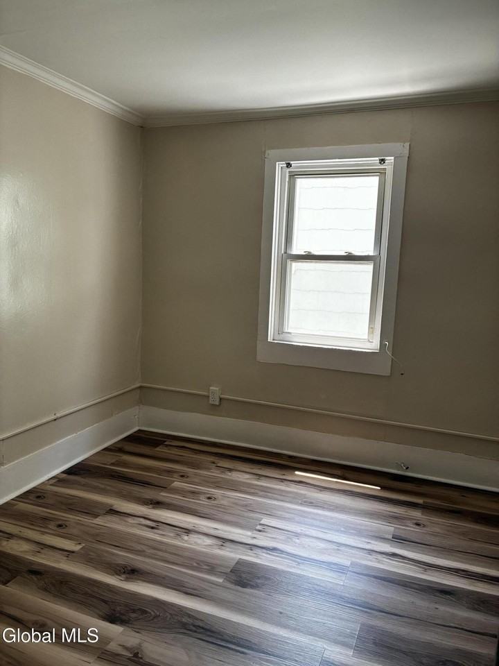 44 S Perry St - Photo 6 of 20