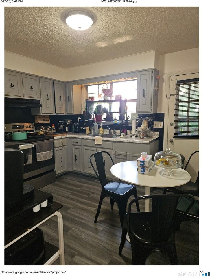 55 Angel Dr #D - Photo 3 of 9