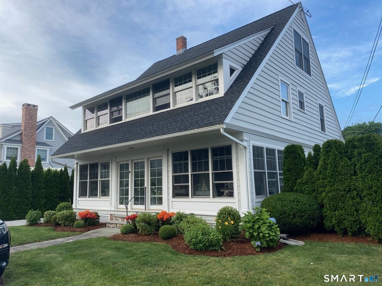 33 Grove Ave - Photo 2 of 25