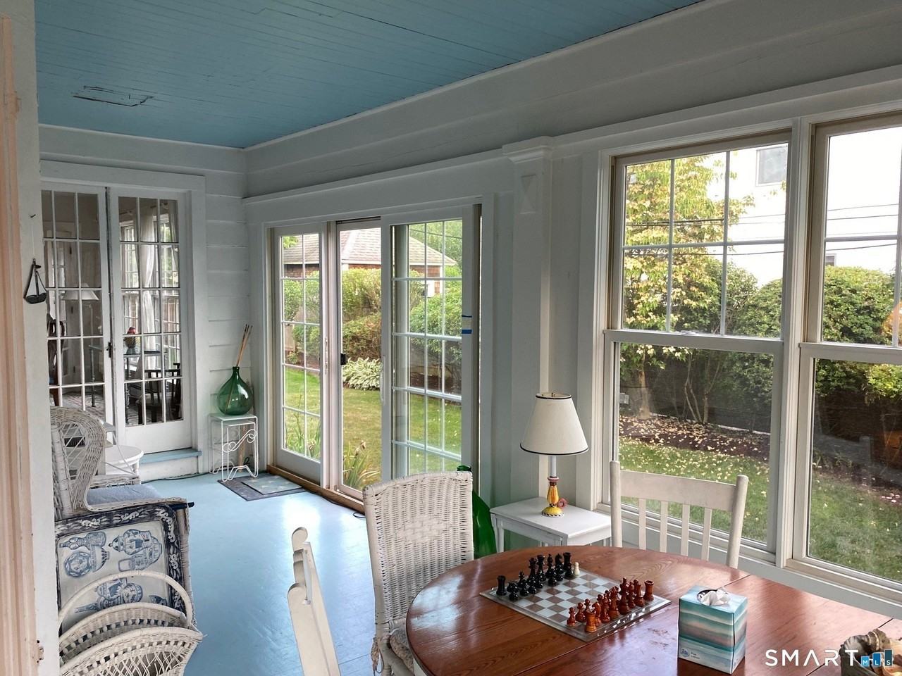 33 Grove Ave - Photo 3 of 25