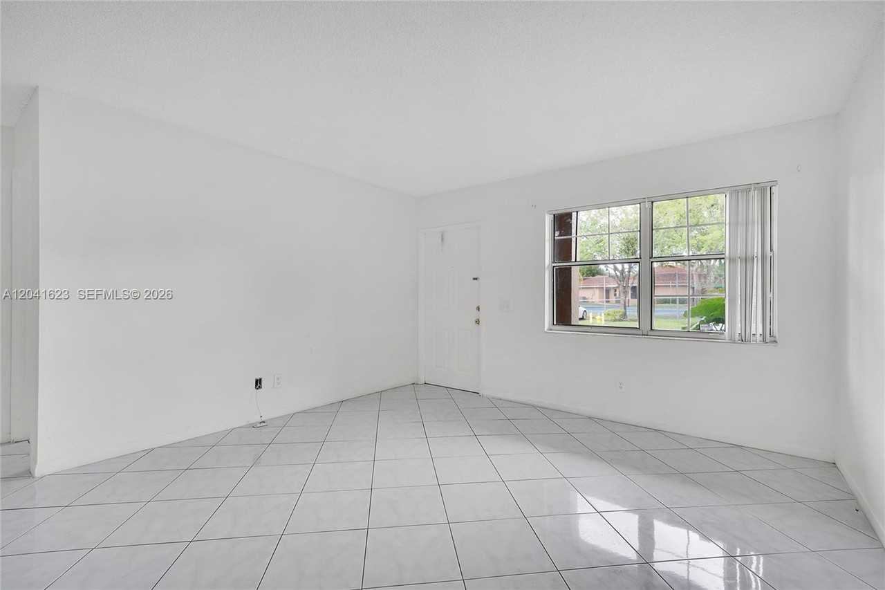 755 Northwest 104th Avenue - Photo 5 of 13