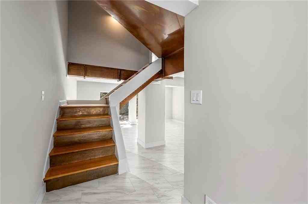 1009 Riverbend Club Dr Se - Photo 2 of 22
