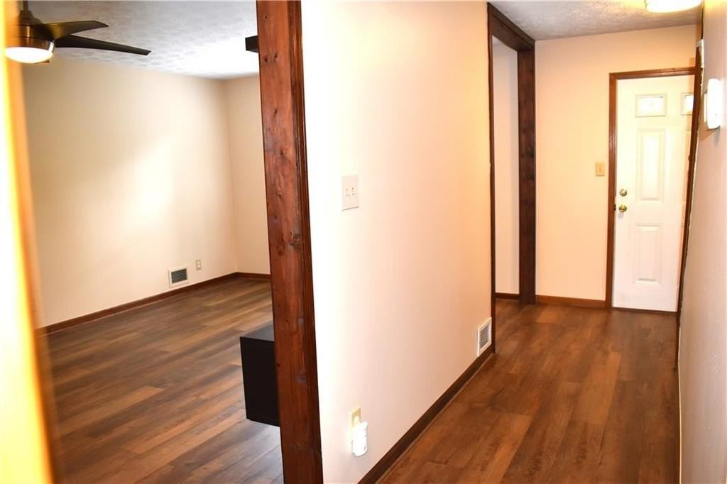 2264 Post Oak Dr - Photo 3 of 23