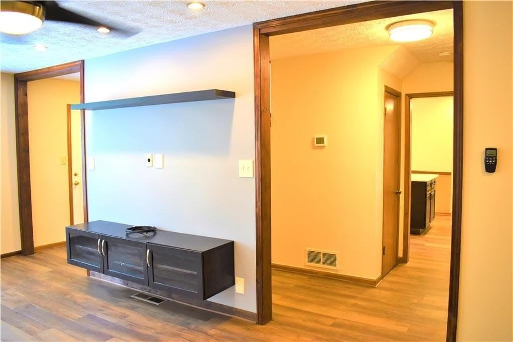 2264 Post Oak Dr - Photo 4 of 23