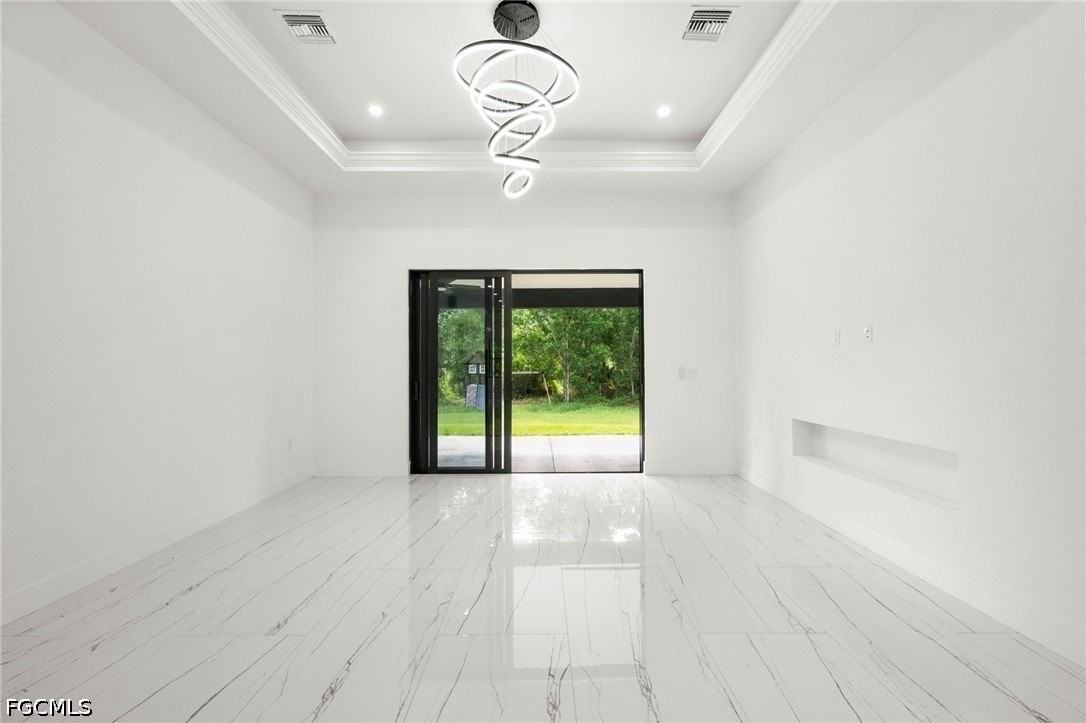 14 Truman Ave - Photo 2 of 39