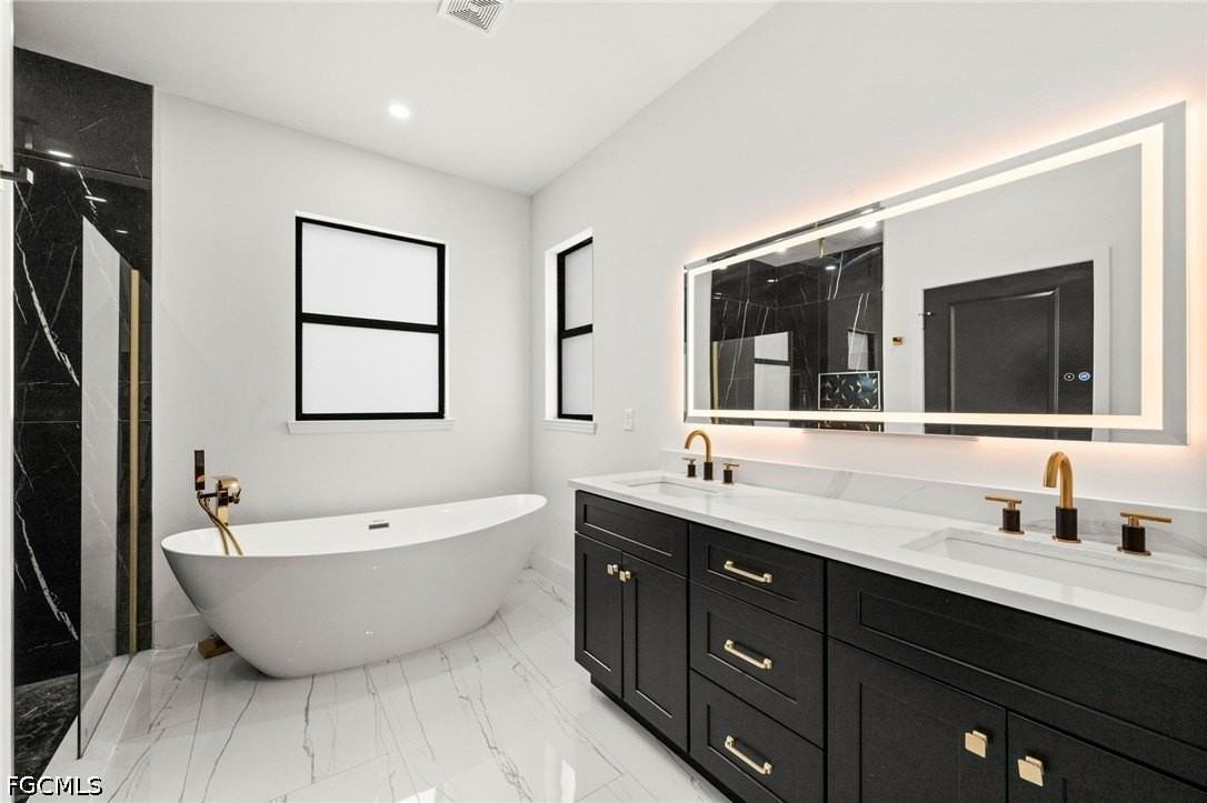 14 Truman Ave - Photo 4 of 39