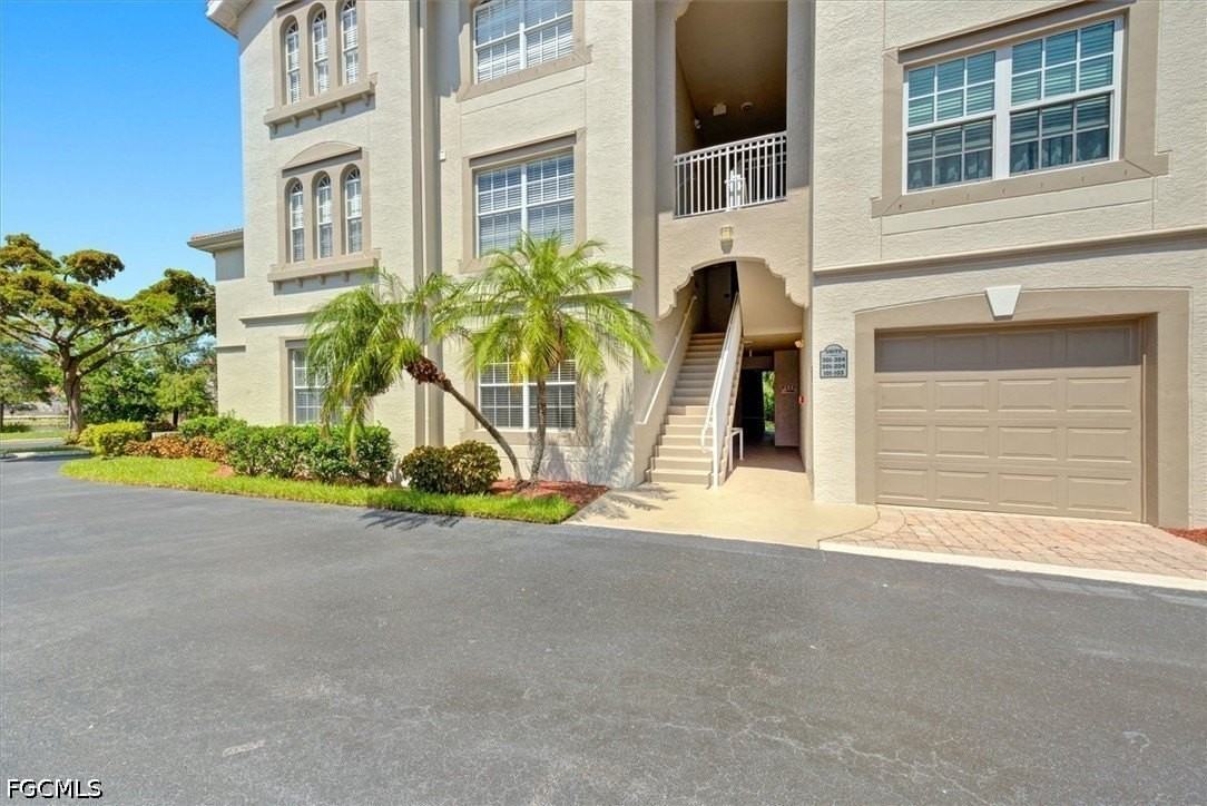 15590 Ocean Walk Cir #102 - Photo 4 of 34
