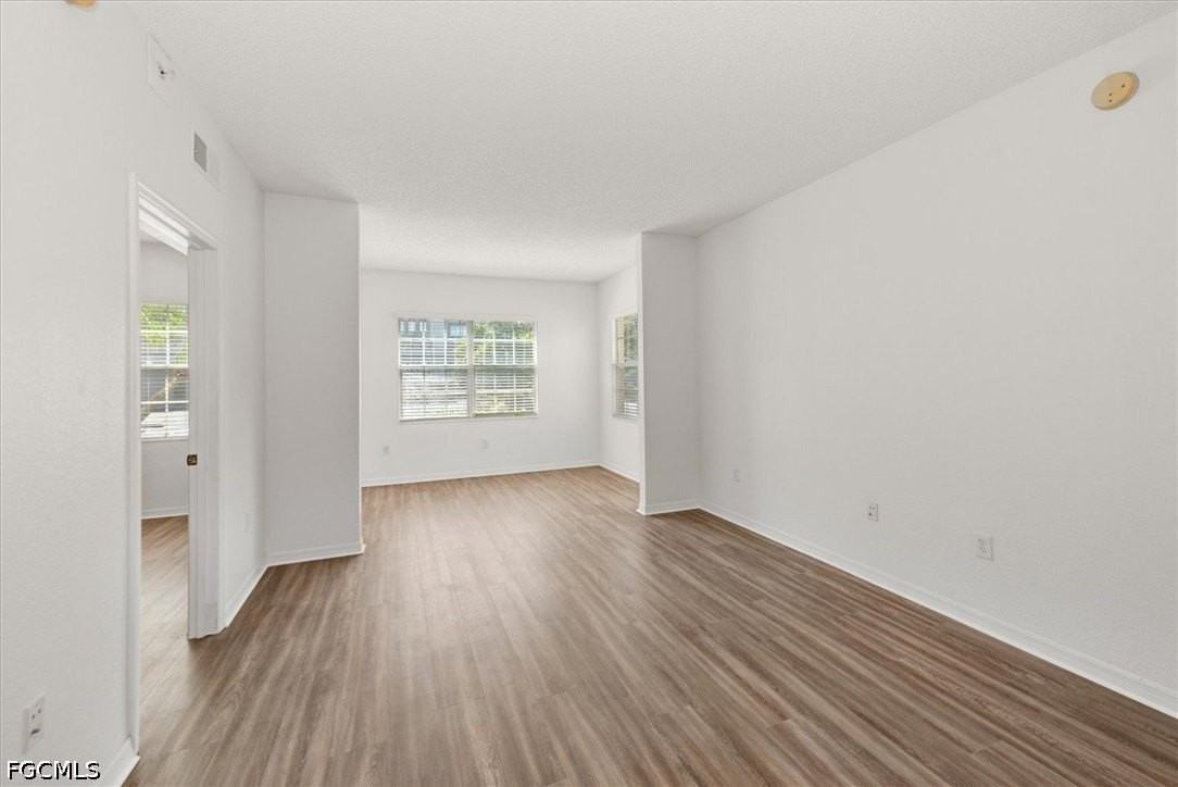 15590 Ocean Walk Cir #102 - Photo 5 of 34