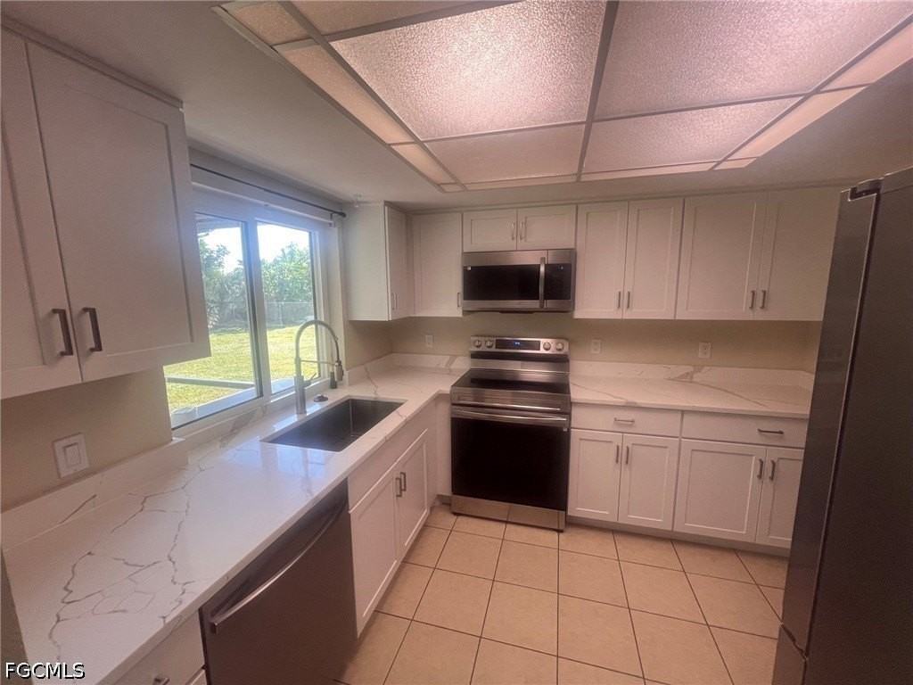 1015 Se 25th Ter - Photo 2 of 13