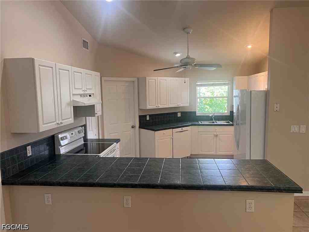 4618 Sw 7th Pl - Photo 2 of 11