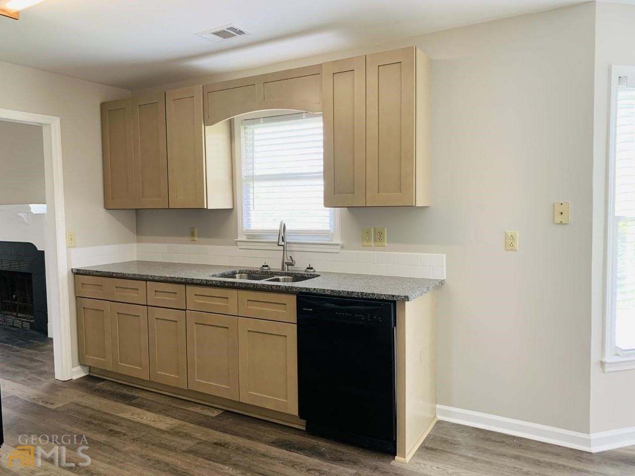 61 Garden Hills Dr - Photo 6 of 28