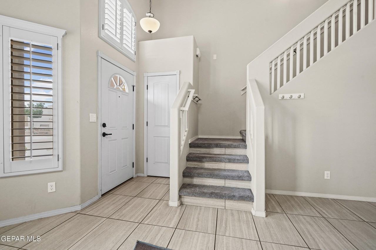 14733 David Latin Ave - Photo 5 of 32