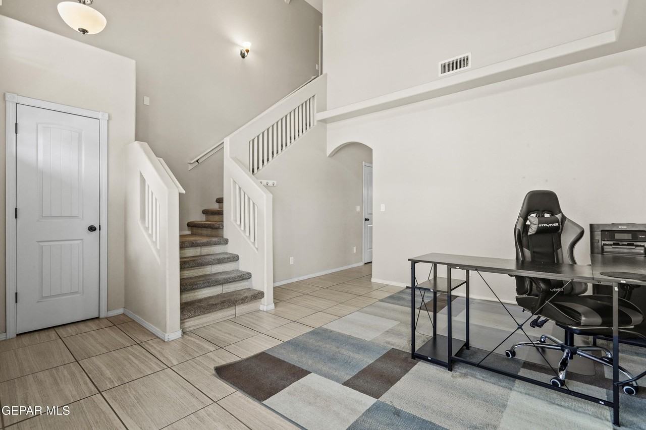 14733 David Latin Ave - Photo 7 of 32