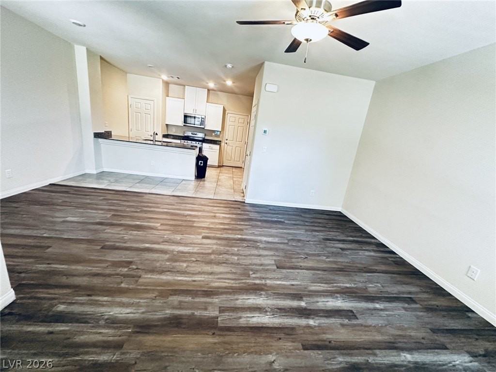 7331 Sunray Point St - Photo 2 of 20