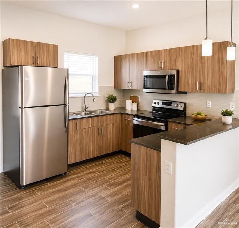 1601 W Cortlandt St #2 - Photo 5 of 17