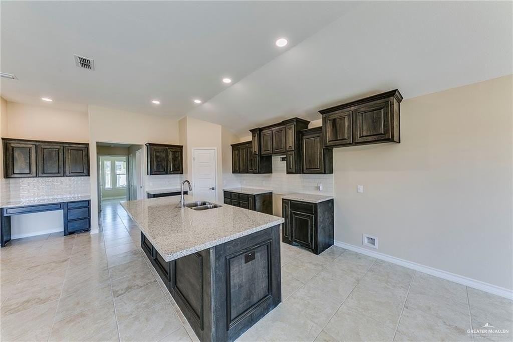 5201 Umar Ave - Photo 4 of 13