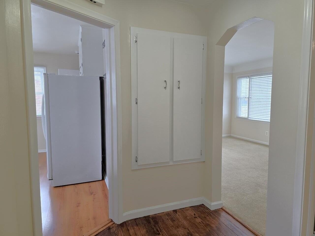 9924 Roseland St - Photo 3 of 14