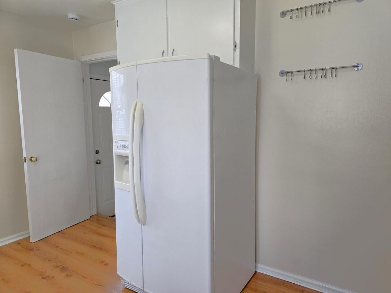 9924 Roseland St - Photo 6 of 14